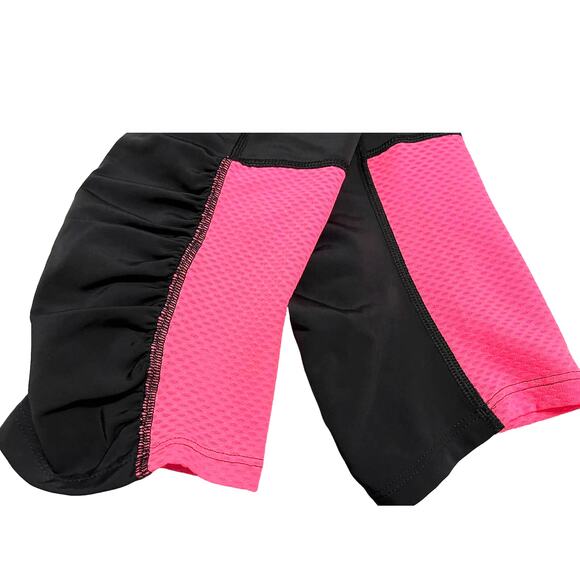 UNDER ARMOUR MID RISE LEGGINGS, GIRLS, 11/12, BLACK W/PINK TRIM, SHE’S A FIGHTER - Picture 8 of 11